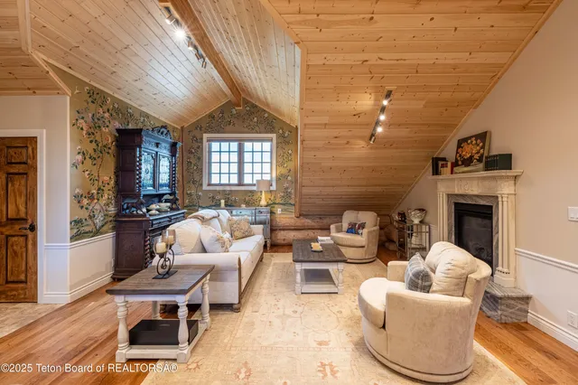 $7,850,000 | 30 Vista Road, Cora, WY 82925