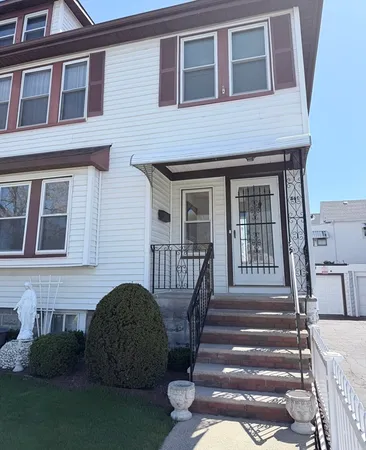$2,700 | 861 Fellsway, Unit 1, Medford, MA 02155