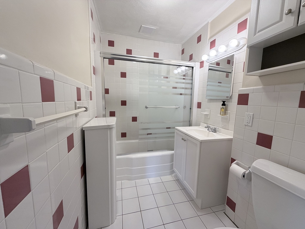 861 Fellsway, Unit 1 Medford, MA 02155 - Photo 13 of 14
