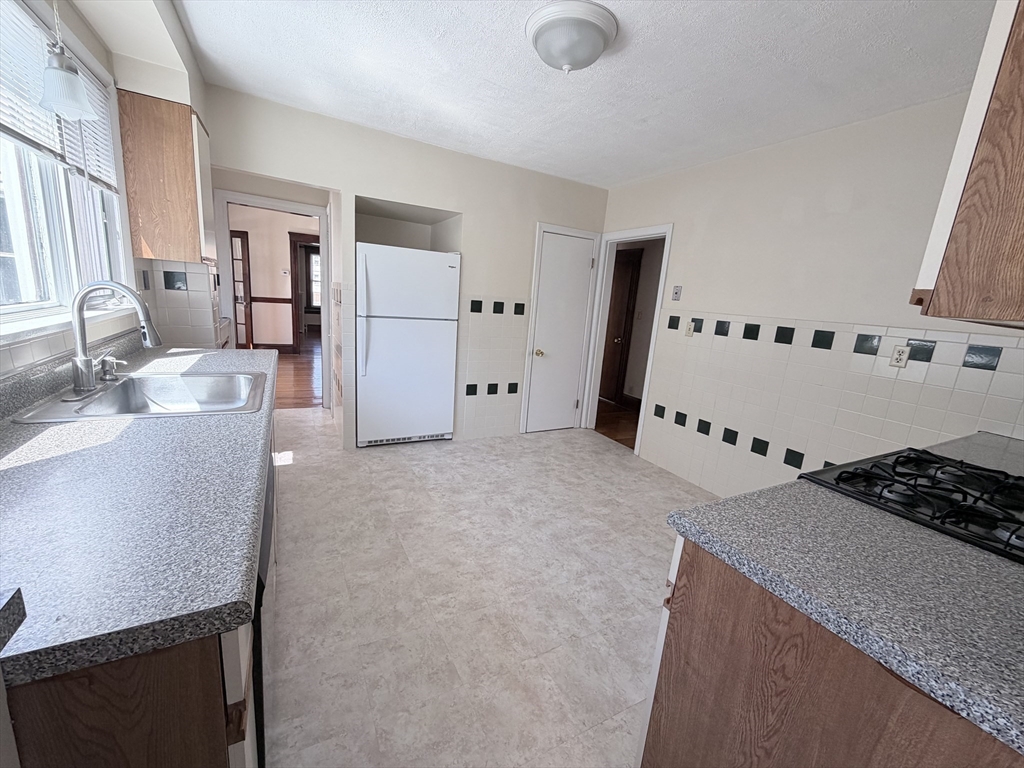 861 Fellsway, Unit 1 Medford, MA 02155 - Photo 6 of 14