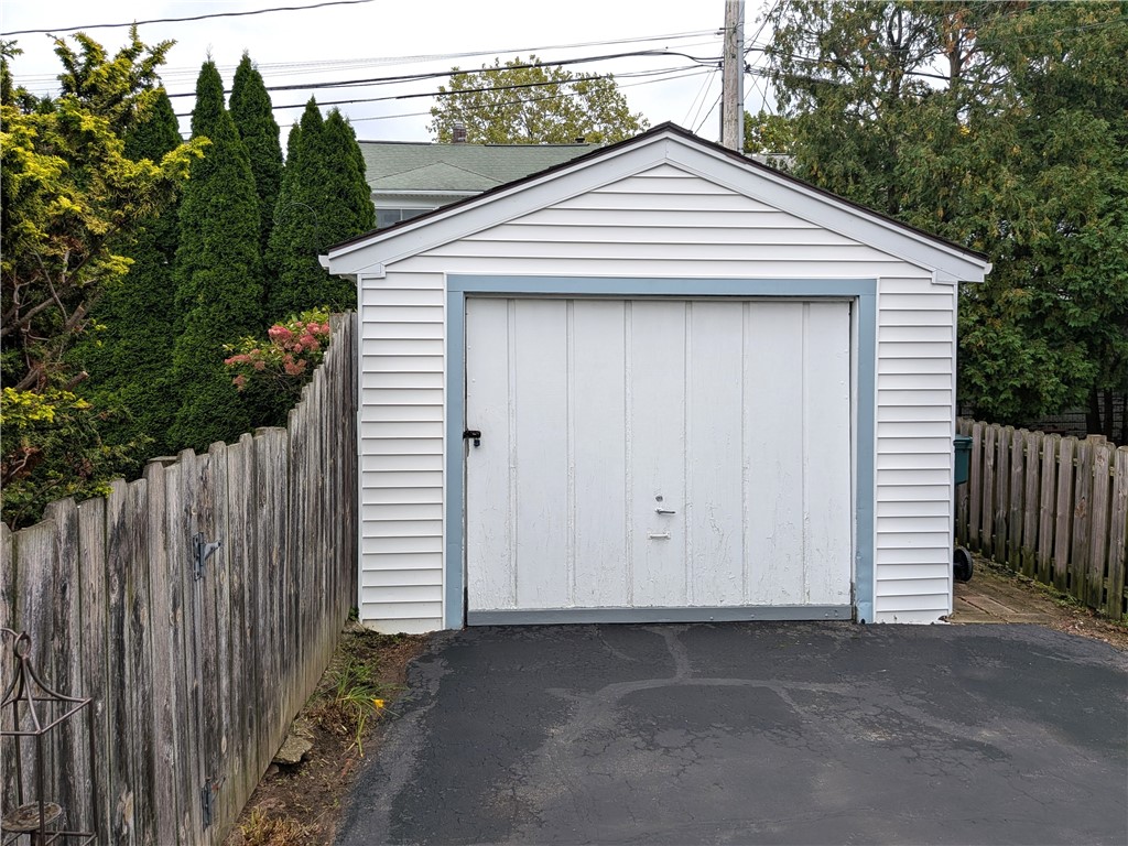 80 Southview Terrace Rochester, NY 14620 - Photo 21 of 33 Garage