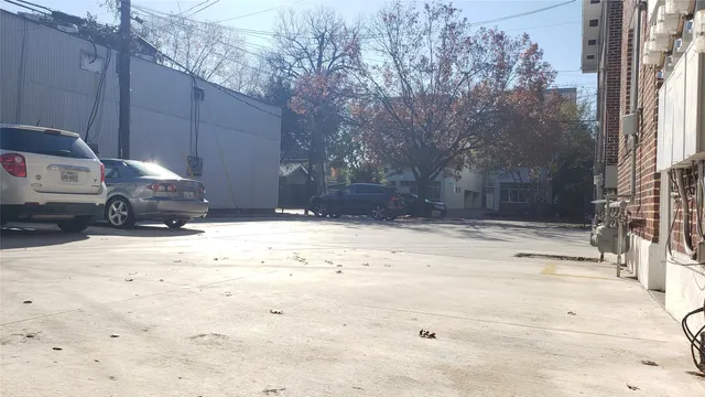 $1,600 | 3719 Audubon Place, Unit 1, Houston, TX 77006