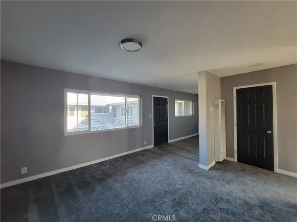 $1,995 | 409 East Market Street, Long Beach, CA 90805