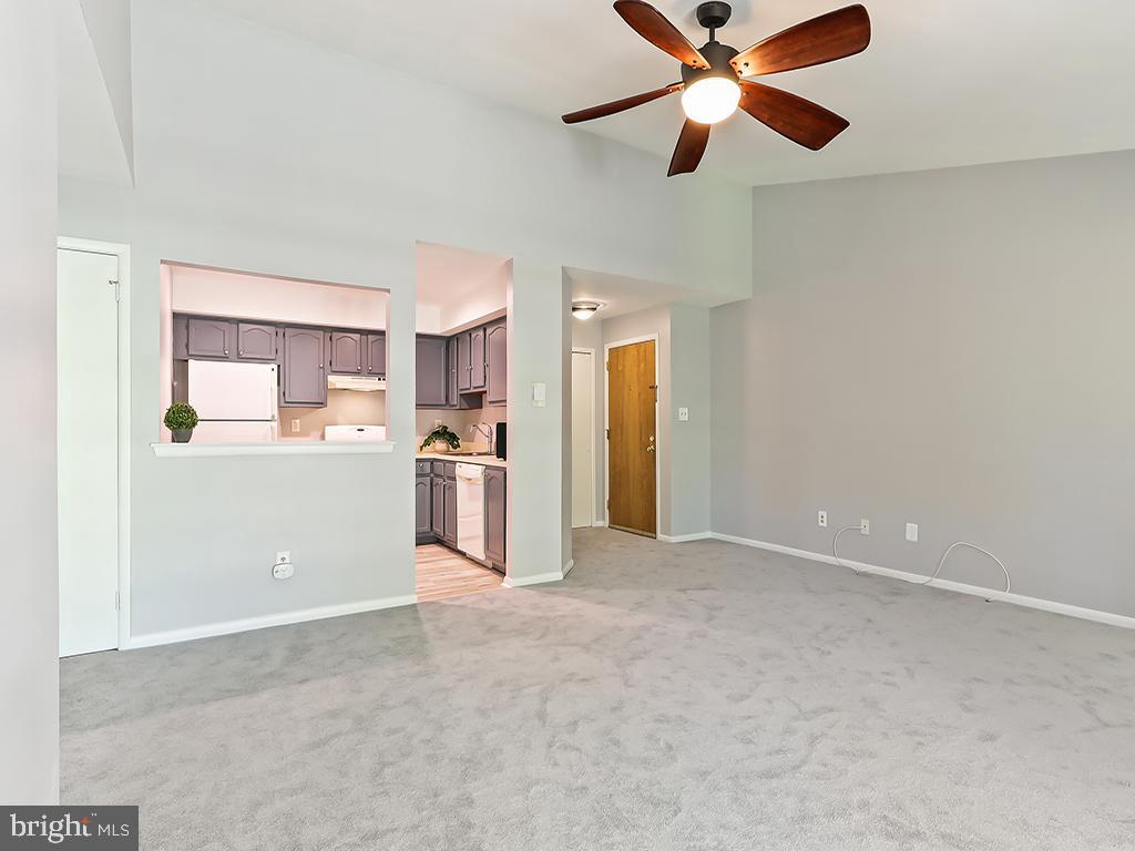 303 Trinity Court, Unit 11 Princeton, NJ 08540 - Photo 9 of 37