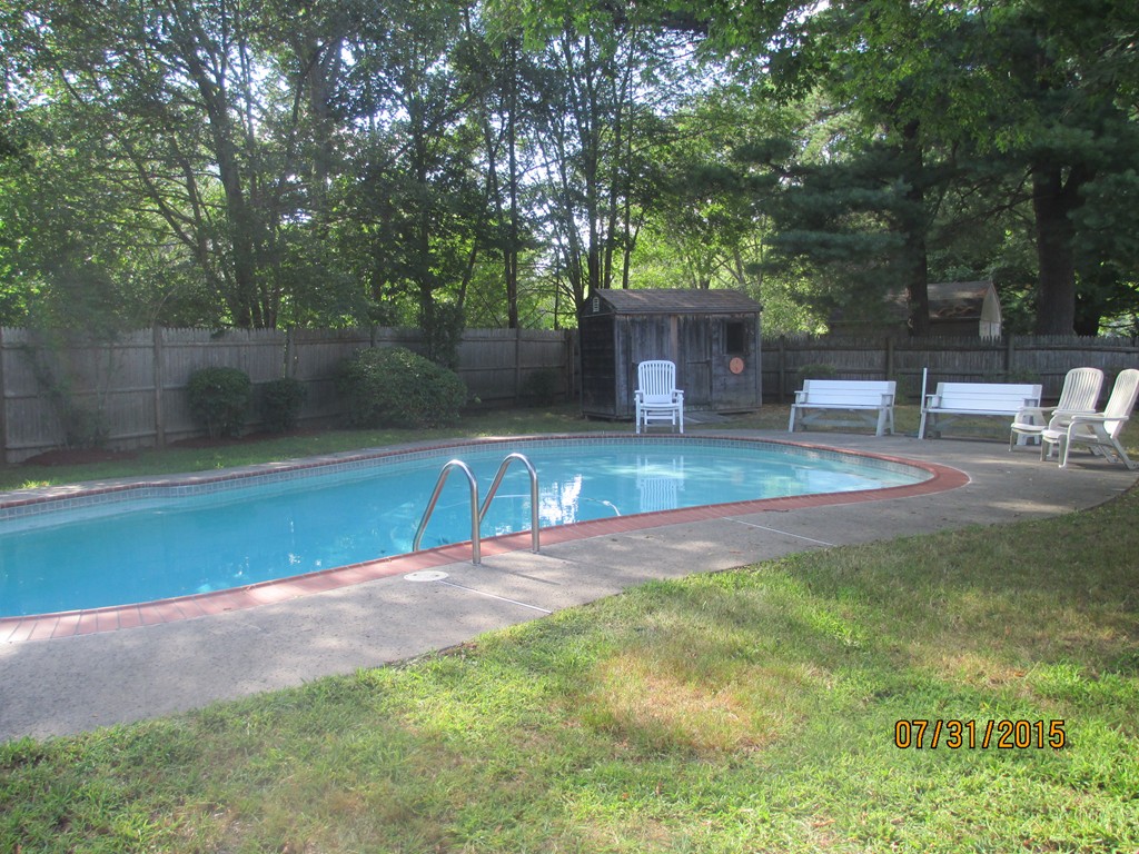 7 Lee Road Sharon, MA 02067 - Photo 5 of 24 Gallery Image 5