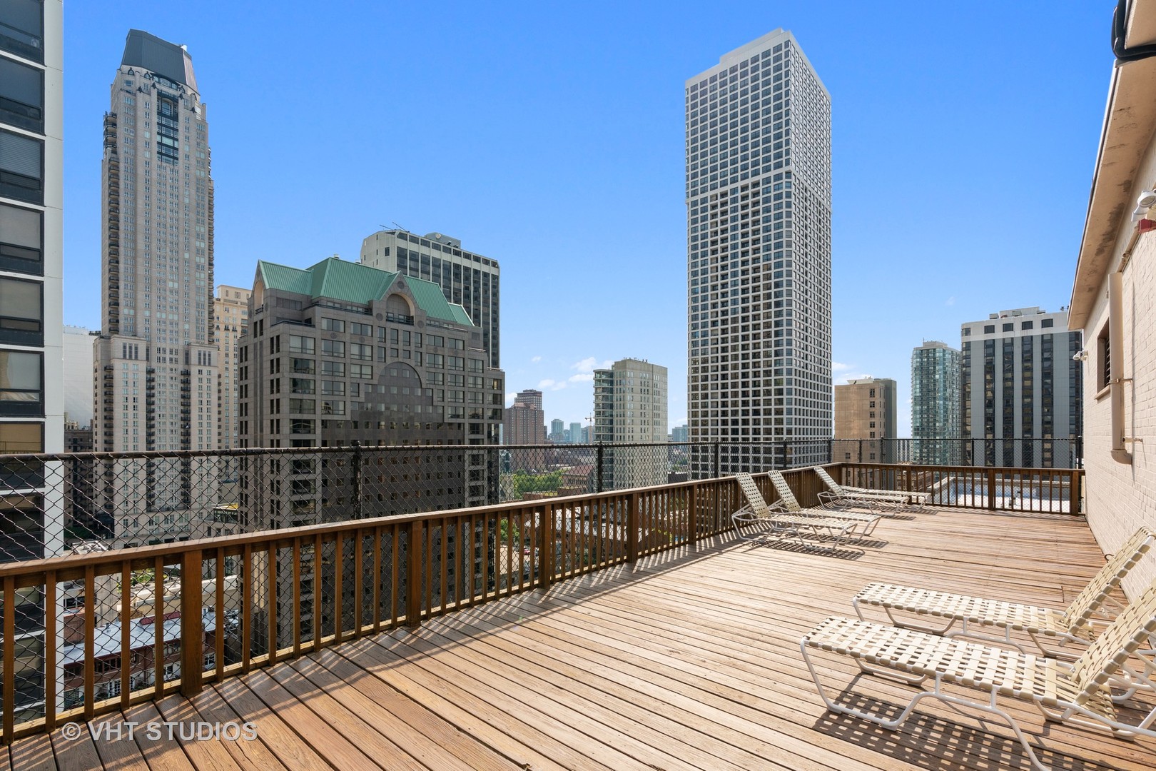 33 East Cedar Street, Unit 8H Chicago, IL 60611 - Photo 4 of 15 a view of balcony with city view