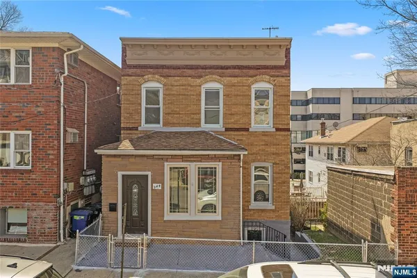 $999,000 | 244 Lincoln Avenue, Cliffside Park, NJ 07010