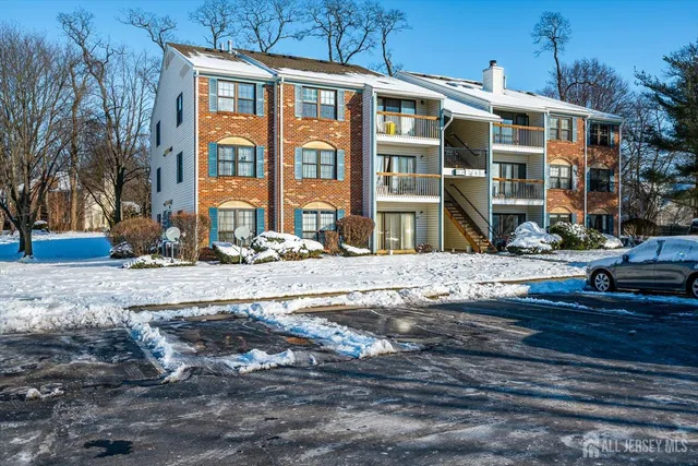 $2,700 | 344 Danbury Lane, Unit 344, East Brunswick, NJ 08816