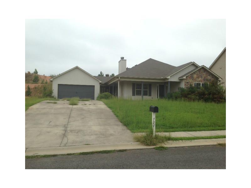 727 Riverside Drive Calhoun, GA 30701 - Photo 1 of 1 Exterior Front.