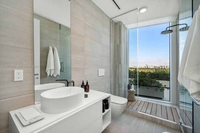 $85,000 | 4701 Meridian Avenue, Unit UPH21, Miami Beach, FL 33140