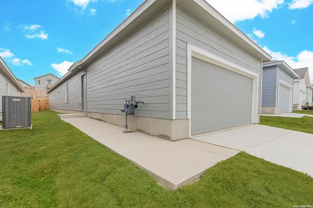 $1,500 | 3726 Glade Creek, San Antonio, TX 78245