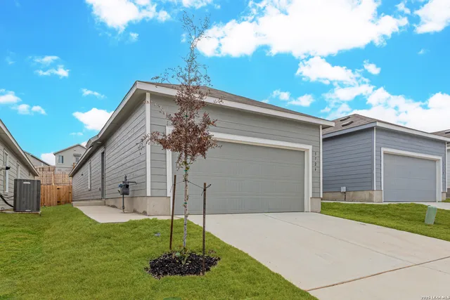 $1,500 | 3726 Glade Creek, San Antonio, TX 78245