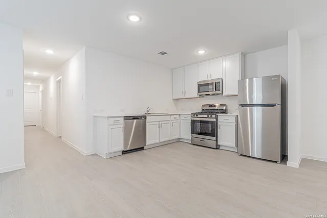 $1,500 | 3726 Glade Creek, San Antonio, TX 78245