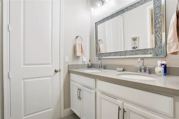 $5,250 | 8414 Vivaro Isle Way, Windermere, FL 34786