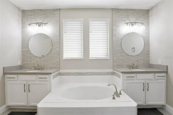 $5,250 | 8414 Vivaro Isle Way, Windermere, FL 34786