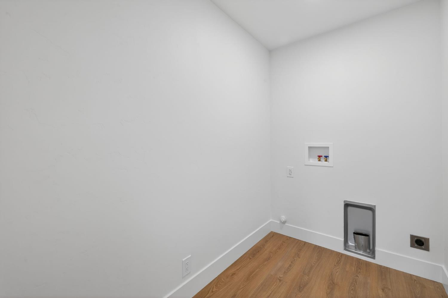 2546 El Vita Way Carmichael, CA 95608 - Photo 36 of 52 a room