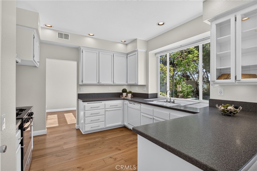 8 Ridgecrest Aliso Viejo, CA 92656 - Photo 15 of 38