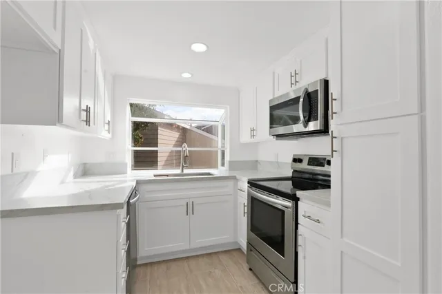 $3,000 | 439 Deerfield Avenue, Irvine, CA 92606