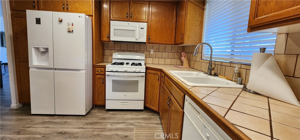 28799 Via Playa Del Rey Murrieta, CA 92563 - Photo 7 of 30