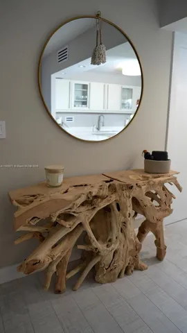 $9,500 | 2301 Collins Avenue, Unit 836, Miami Beach, FL 33139