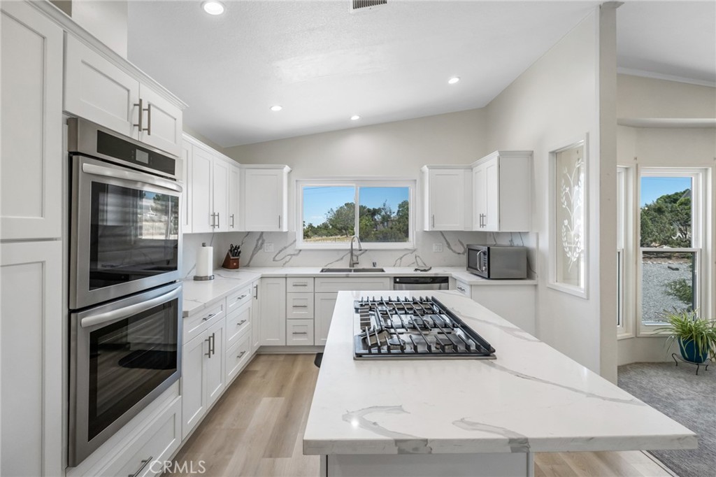 8837 Malpaso Road Phelan, CA 92371 - Photo 16 of 72