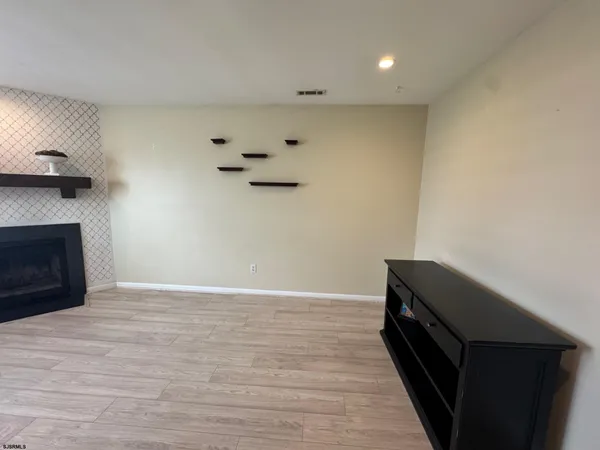 $220,000 | 232 London Court, Unit 232, Egg Harbor Township, NJ 08234