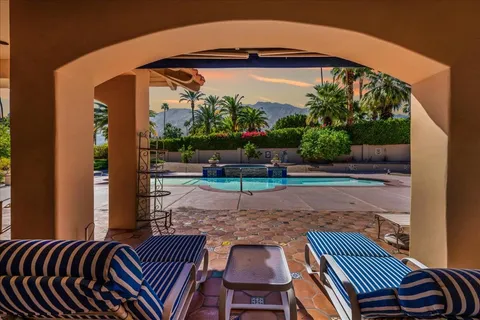 $2,400,000 | 696 East Vereda Sur, Palm Springs, CA 92262