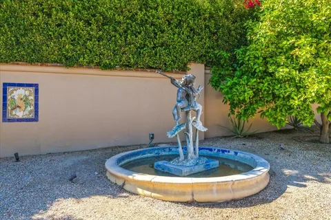 $2,400,000 | 696 East Vereda Sur, Palm Springs, CA 92262