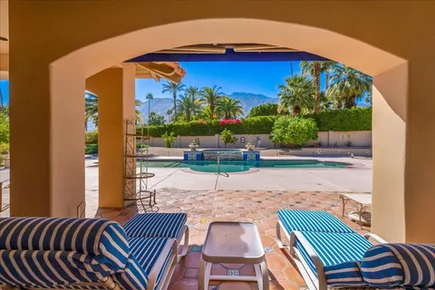 $2,400,000 | 696 East Vereda Sur, Palm Springs, CA 92262