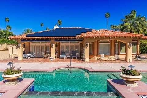 $2,400,000 | 696 East Vereda Sur, Palm Springs, CA 92262