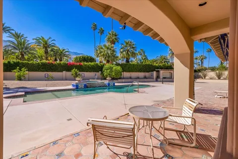 $2,400,000 | 696 East Vereda Sur, Palm Springs, CA 92262