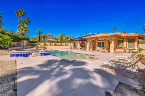 $2,400,000 | 696 East Vereda Sur, Palm Springs, CA 92262