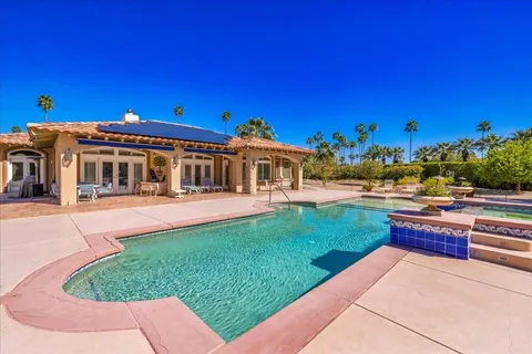 $2,400,000 | 696 East Vereda Sur, Palm Springs, CA 92262