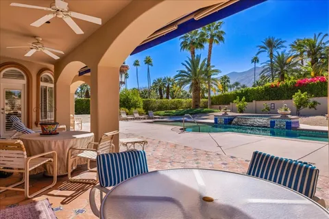 $2,400,000 | 696 East Vereda Sur, Palm Springs, CA 92262