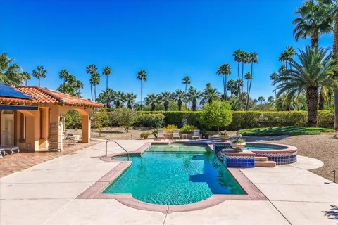 $2,400,000 | 696 East Vereda Sur, Palm Springs, CA 92262