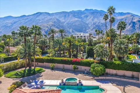 $2,400,000 | 696 East Vereda Sur, Palm Springs, CA 92262