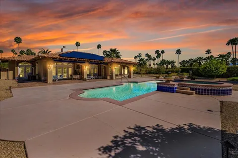 $2,400,000 | 696 East Vereda Sur, Palm Springs, CA 92262