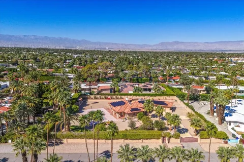 $2,400,000 | 696 East Vereda Sur, Palm Springs, CA 92262