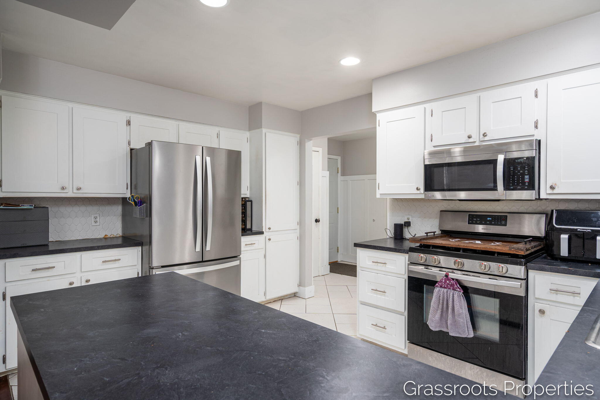 7700 Ridgewood Drive Jenison, MI 49428 - Photo 16 of 29 18-web-or-mls-7700 Ridgewood-18