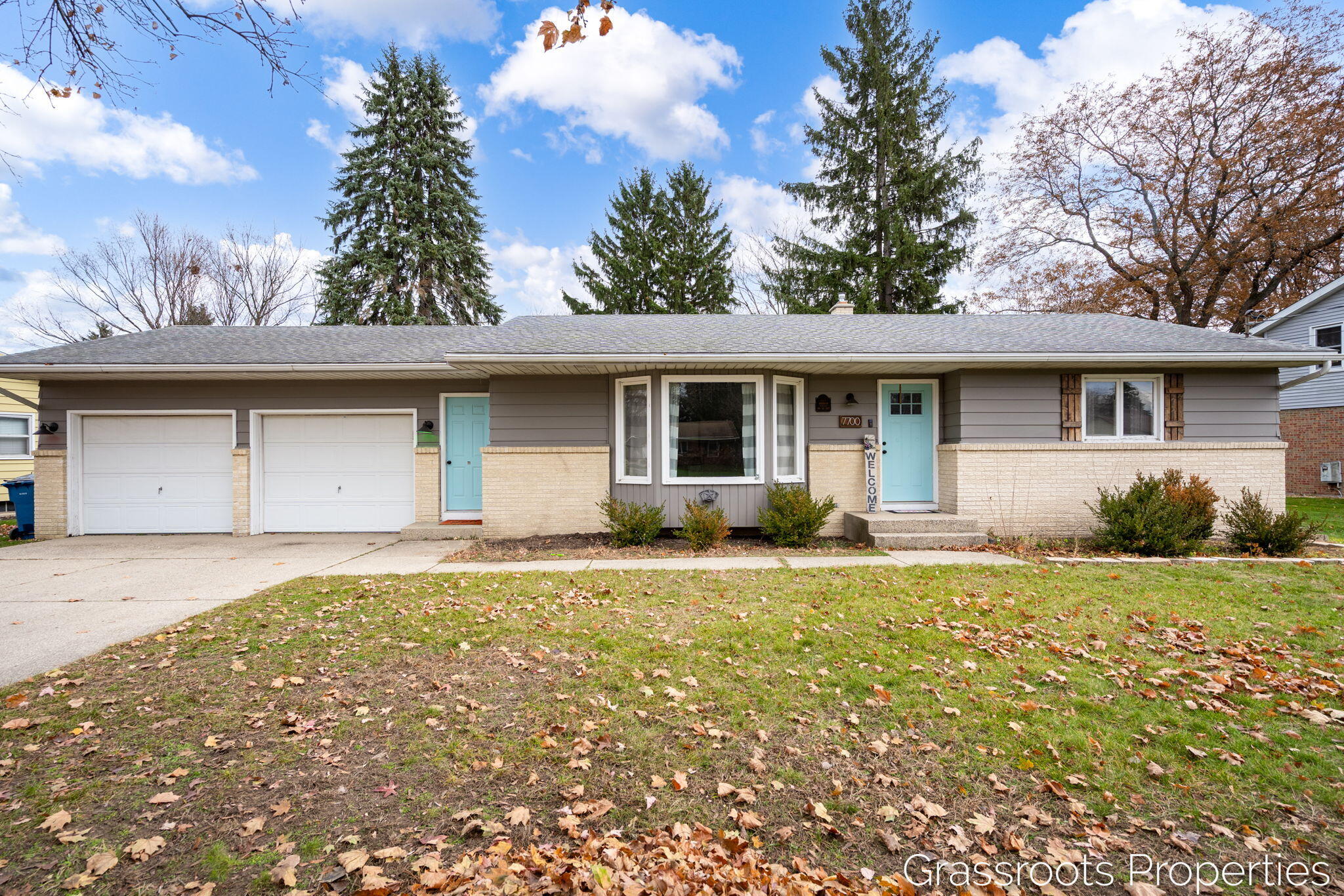 7700 Ridgewood Drive Jenison, MI 49428 - Photo 2 of 29 2-web-or-mls-7700 Ridgewood-2