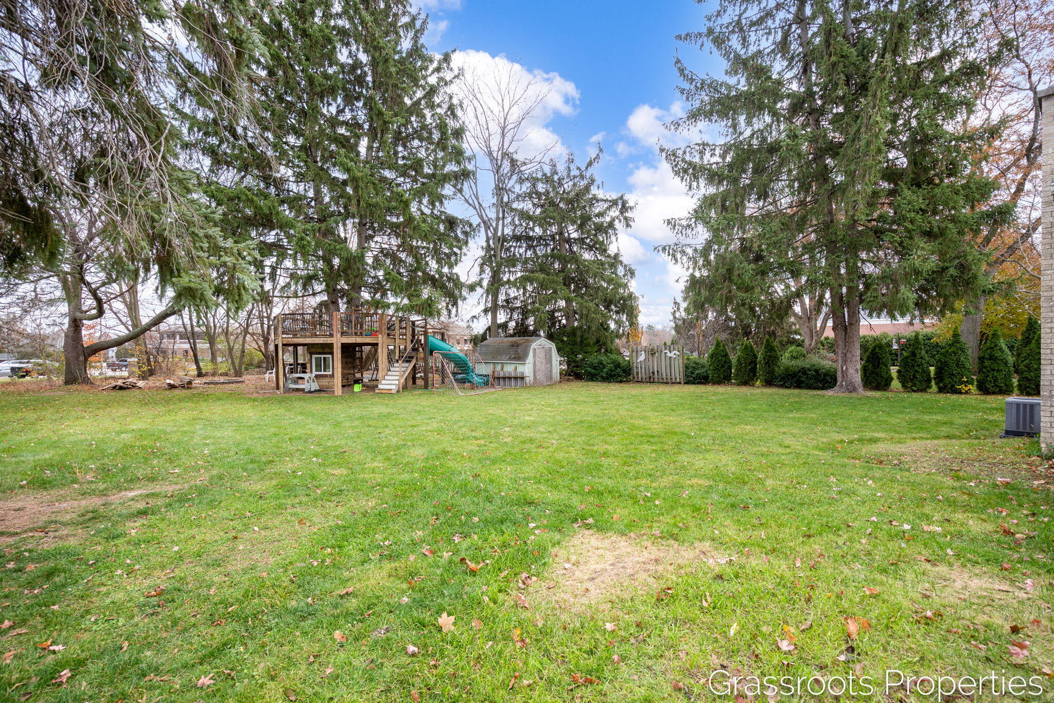 7700 Ridgewood Drive Jenison, MI 49428 - Photo 4 of 29 5-web-or-mls-7700 Ridgewood-5