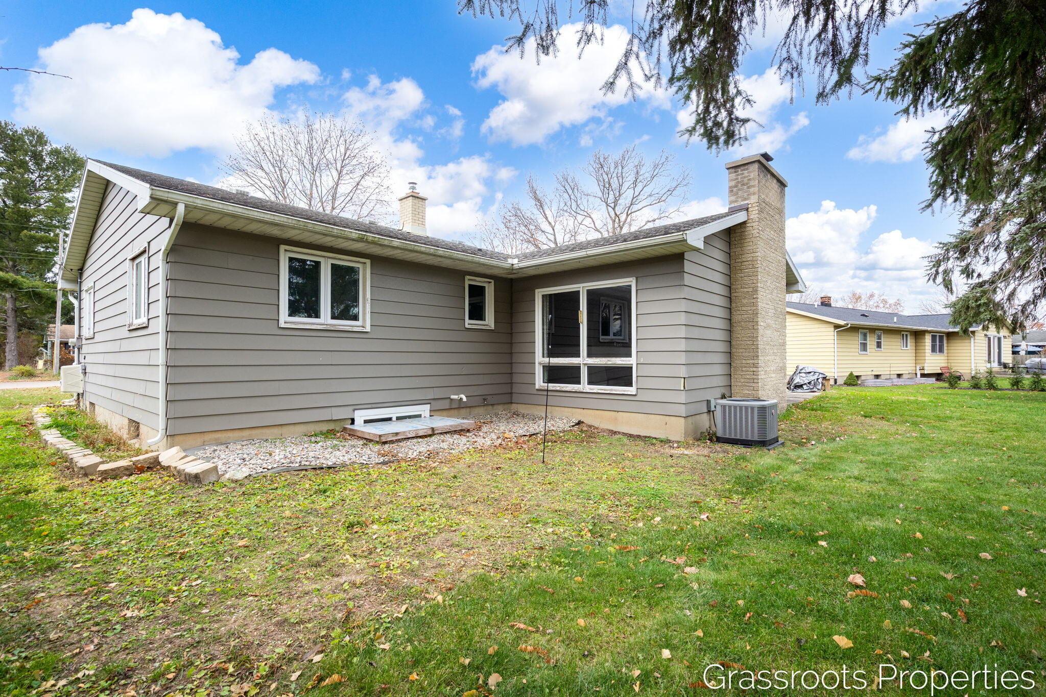 7700 Ridgewood Drive Jenison, MI 49428 - Photo 5 of 29 6-web-or-mls-7700 Ridgewood-6