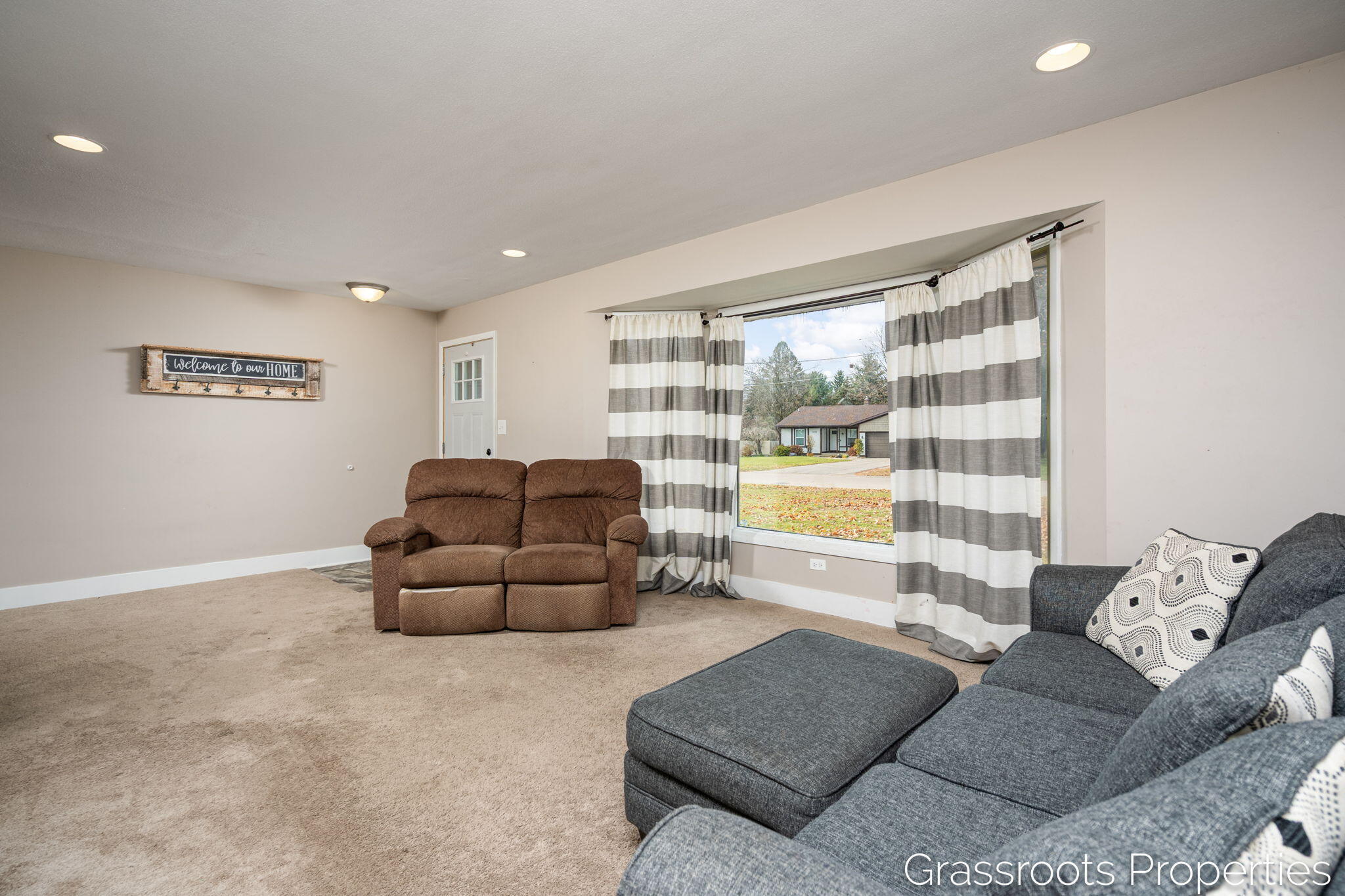 7700 Ridgewood Drive Jenison, MI 49428 - Photo 9 of 29 11-web-or-mls-7700 Ridgewood-11