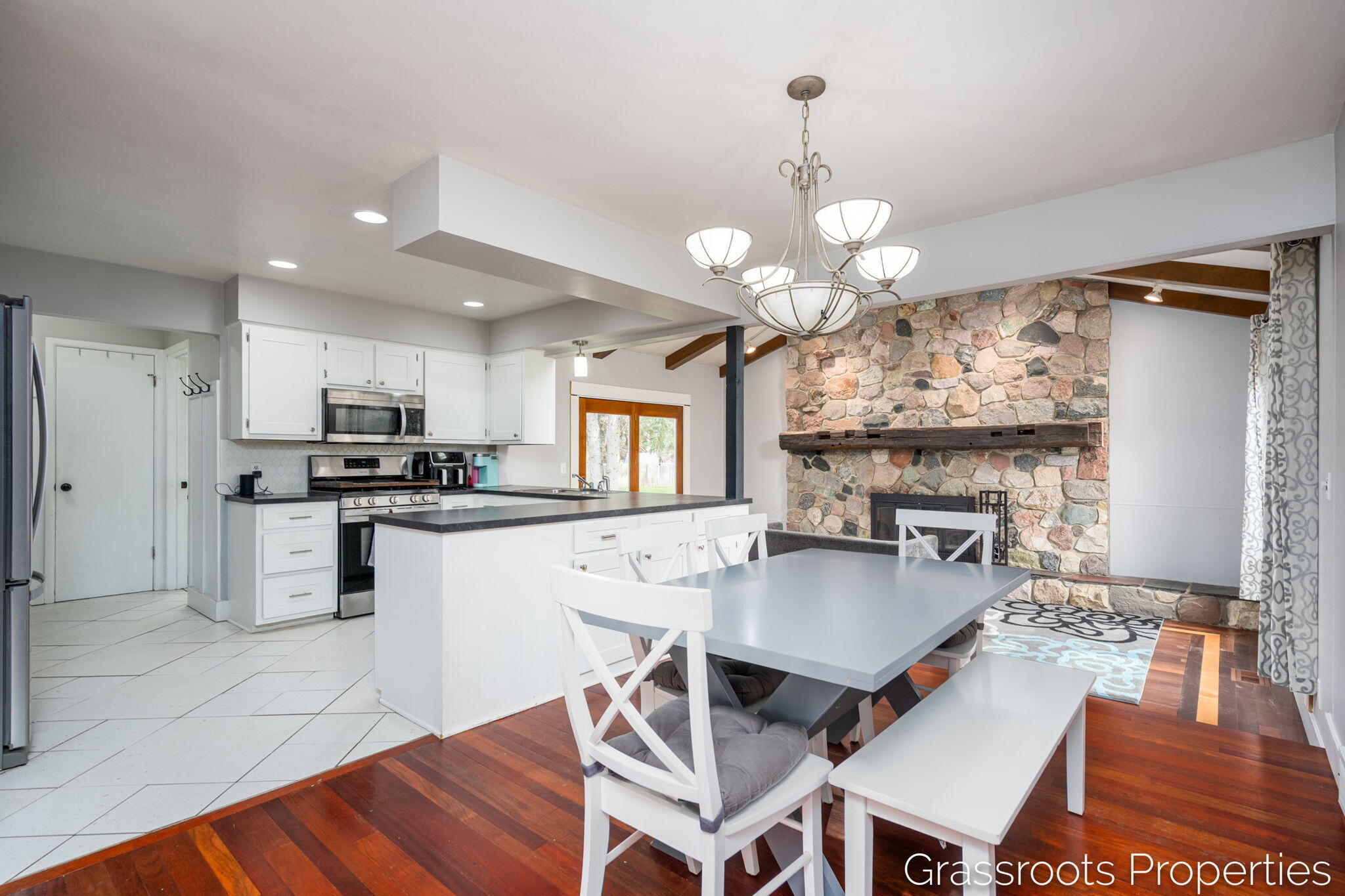 7700 Ridgewood Drive Jenison, MI 49428 - Photo 10 of 29 12-web-or-mls-7700 Ridgewood-12