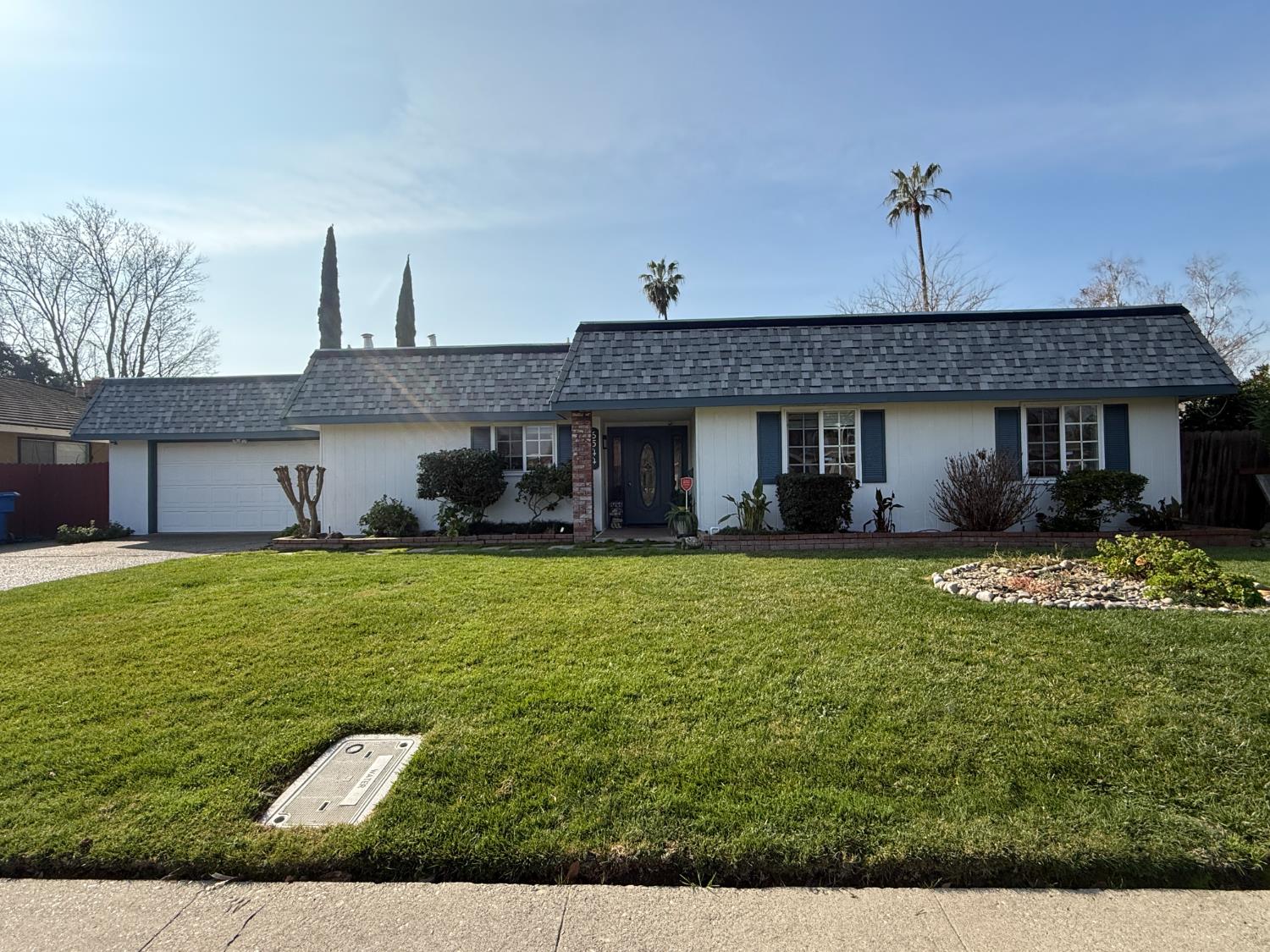 6544 Surfside Way Sacramento, CA 95831 - Photo 2 of 22