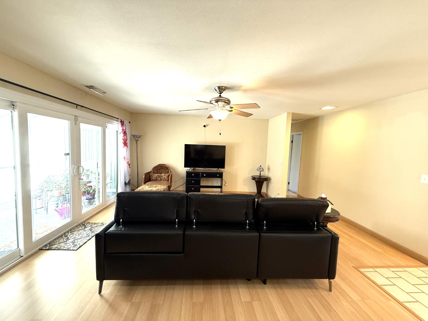 6544 Surfside Way Sacramento, CA 95831 - Photo 6 of 22