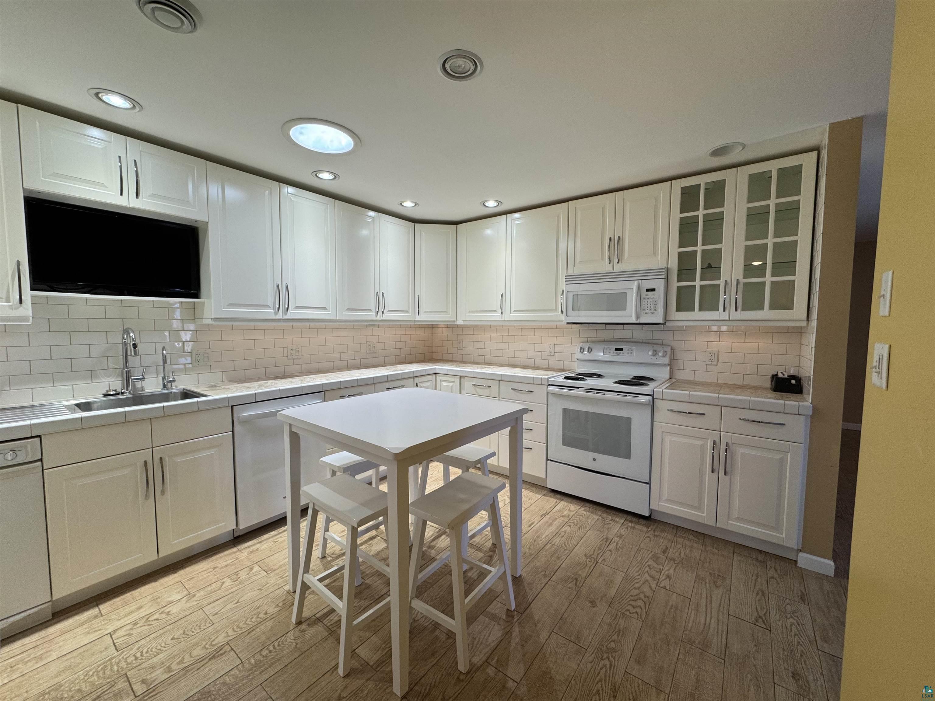 406 4th Street Moose Lake, MN 55767 - Photo 7 of 42 Kitchen