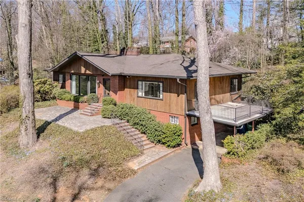 $358,400 | 129 Oaklawn Road, Mount Airy, NC 27030
