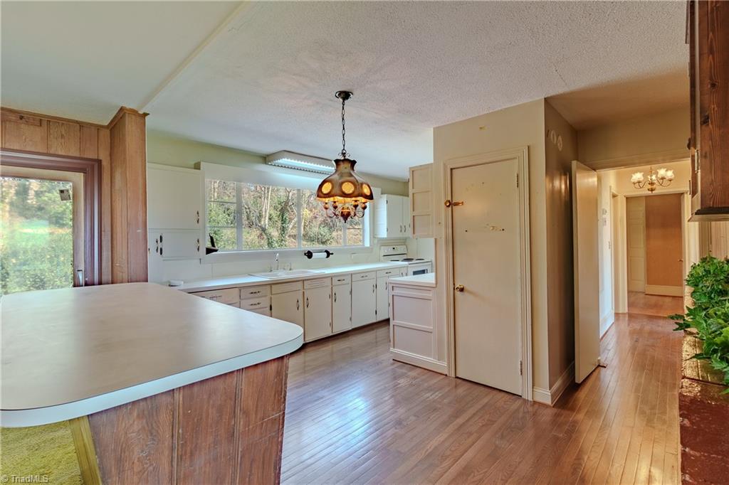 129 Oaklawn Road Mount Airy, NC 27030 - Photo 18 of 50