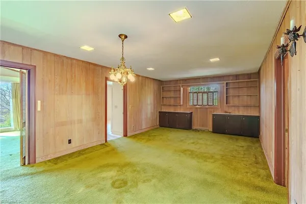 $358,400 | 129 Oaklawn Road, Mount Airy, NC 27030